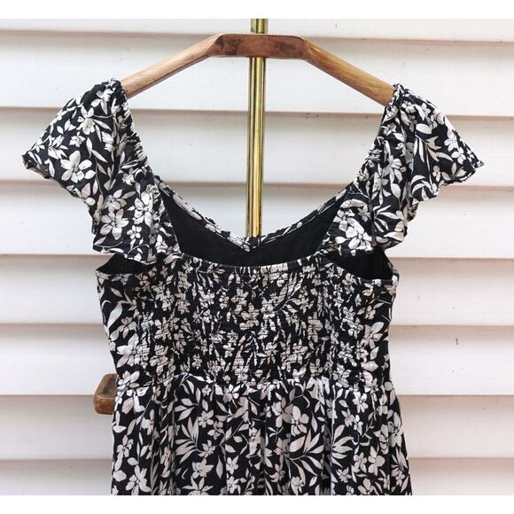 Old Navy Black Tropical Floral Fit and Flare Dress - Picture 6 of 8